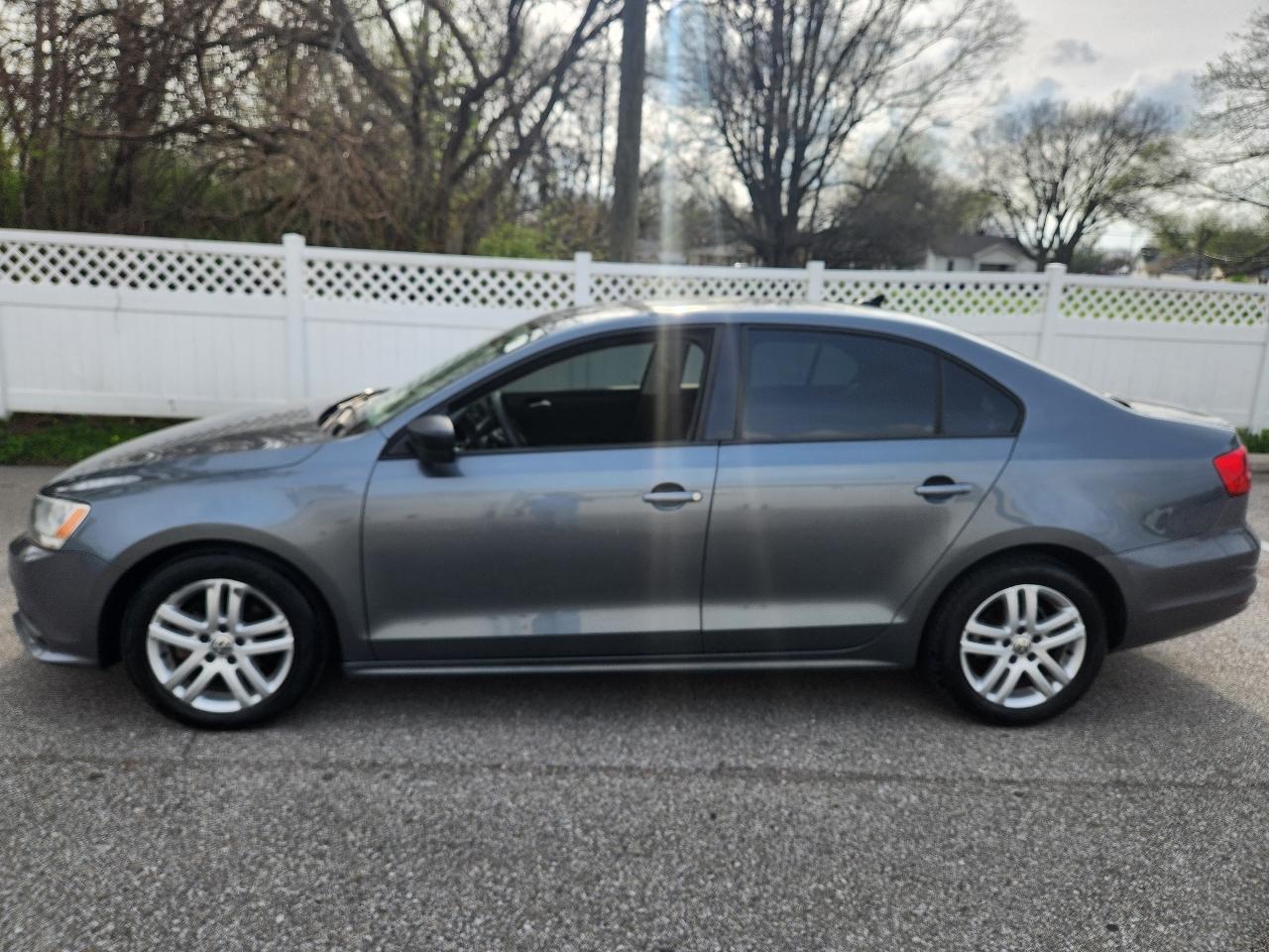 Volkswagen Jetta Sedan 4dr Auto 2.0L S 2015