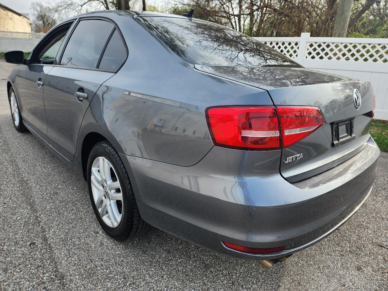Volkswagen Jetta Sedan 4dr Auto 2.0L S 2015