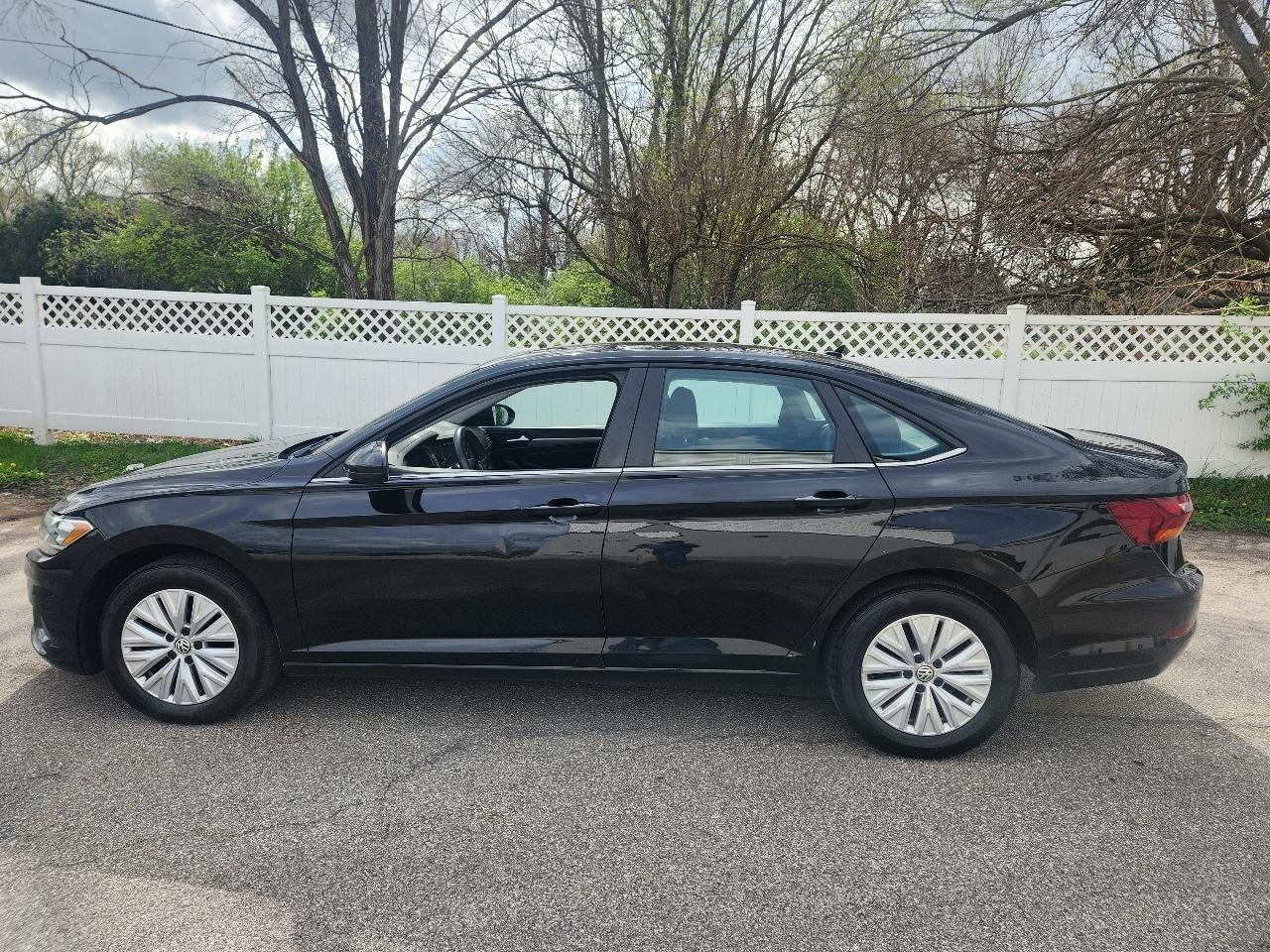 Volkswagen Jetta R-Line Auto w/SULEV 2019