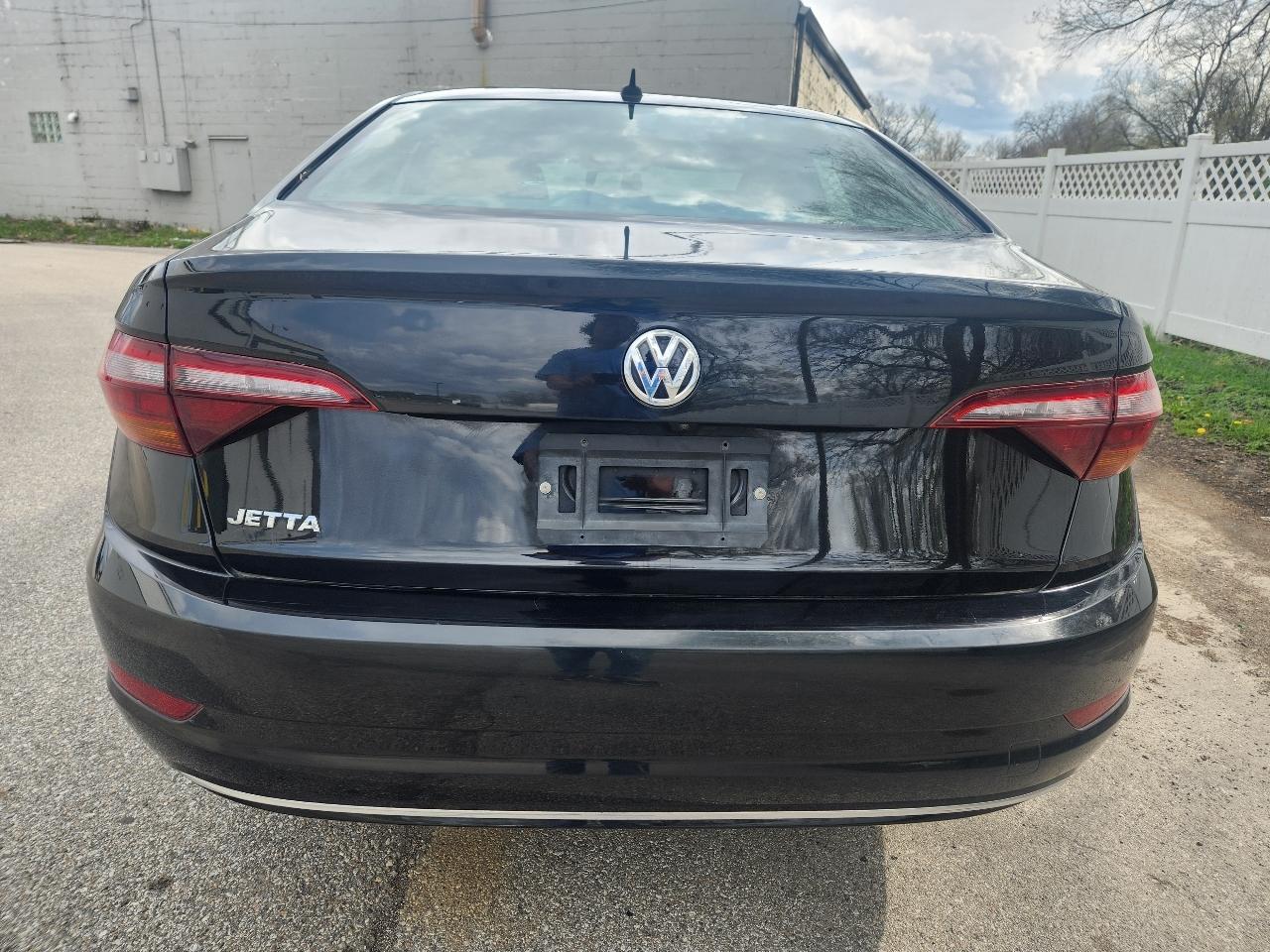 Volkswagen Jetta R-Line Auto w/SULEV 2019