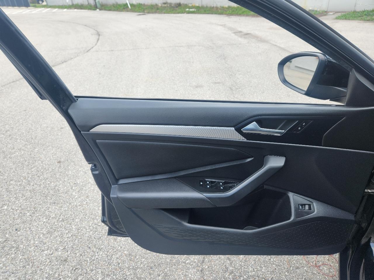 Volkswagen Jetta R-Line Auto w/SULEV 2019