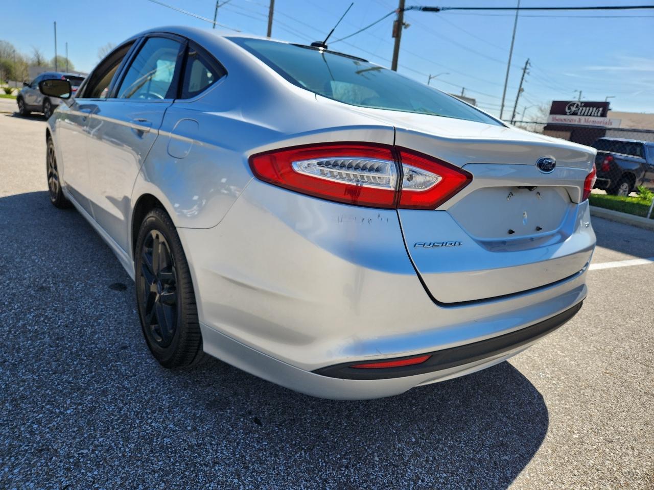 Ford Fusion 4dr Sdn SE FWD 2016