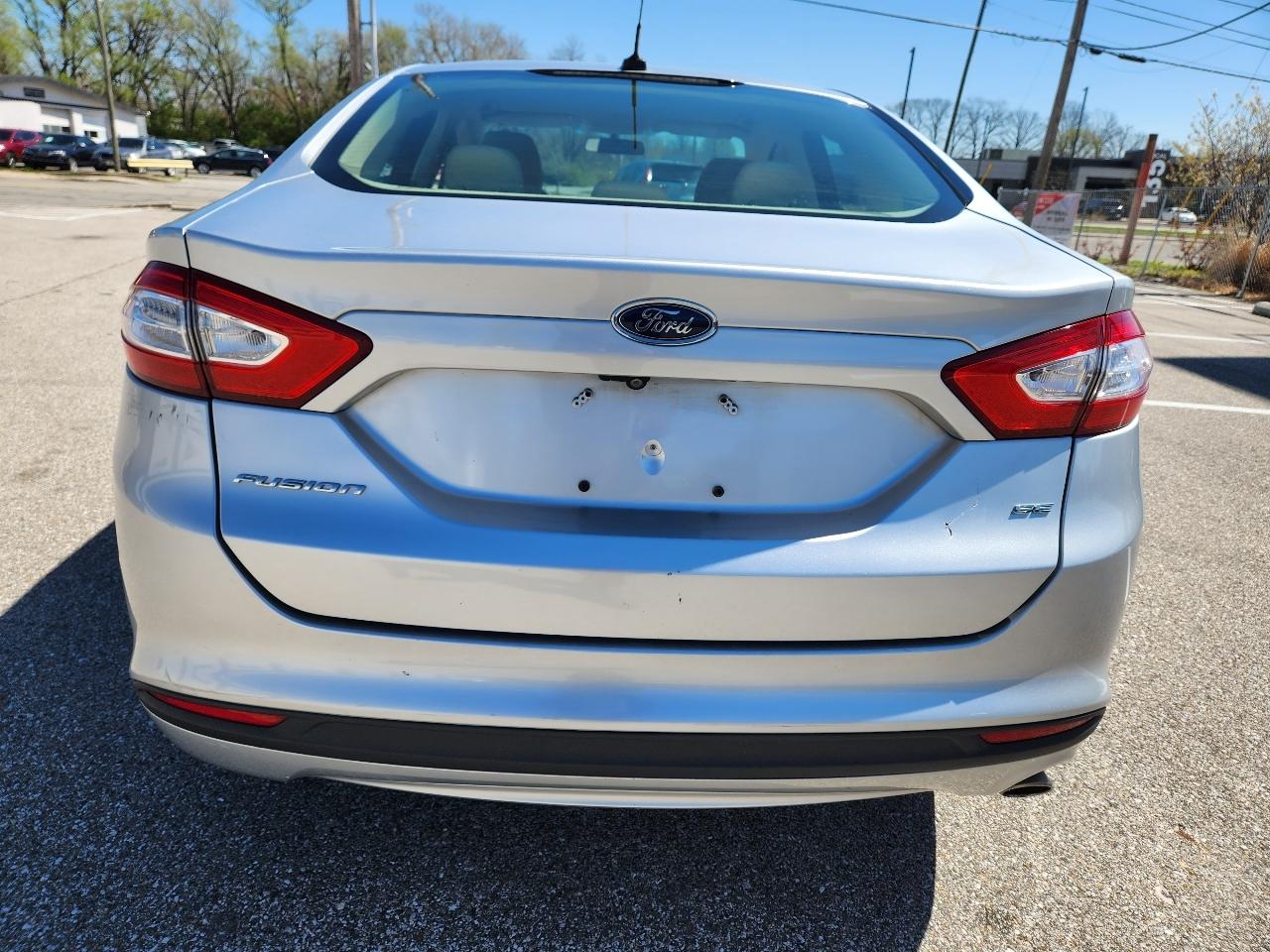 Ford Fusion 4dr Sdn SE FWD 2016