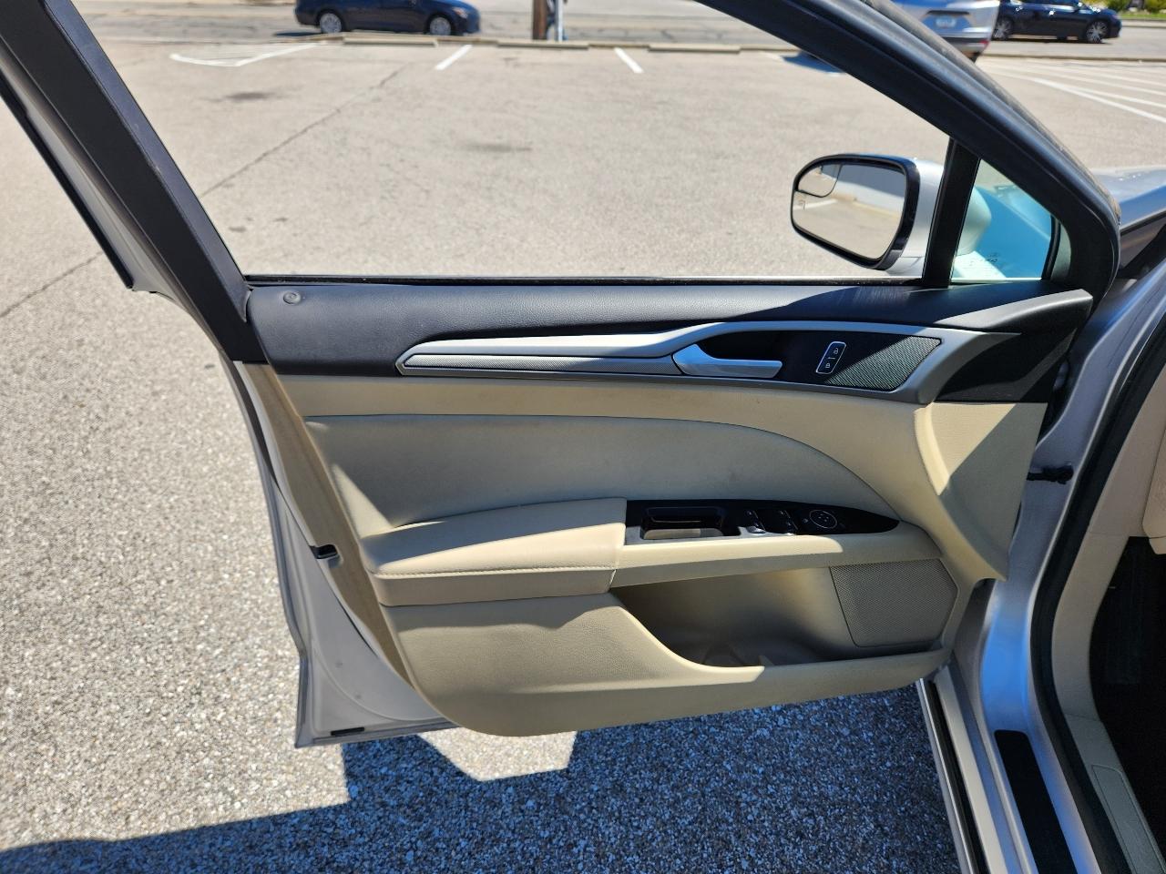 Ford Fusion 4dr Sdn SE FWD 2016