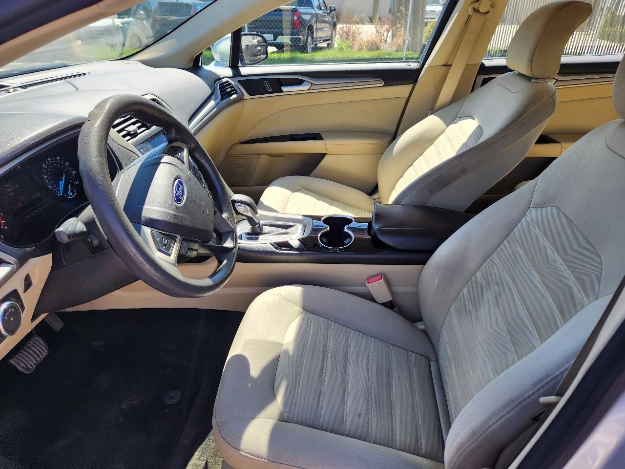 Ford Fusion 4dr Sdn SE FWD 2016