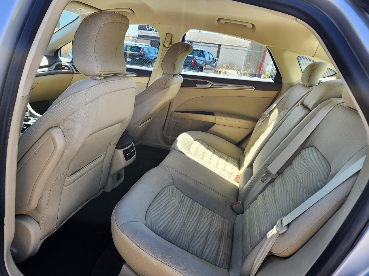 Ford Fusion 4dr Sdn SE FWD 2016