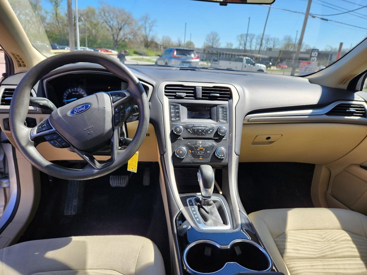 Ford Fusion 4dr Sdn SE FWD 2016