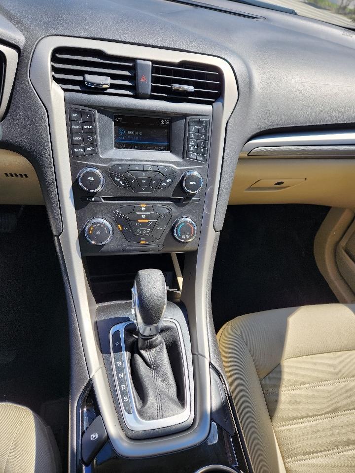 Ford Fusion 4dr Sdn SE FWD 2016