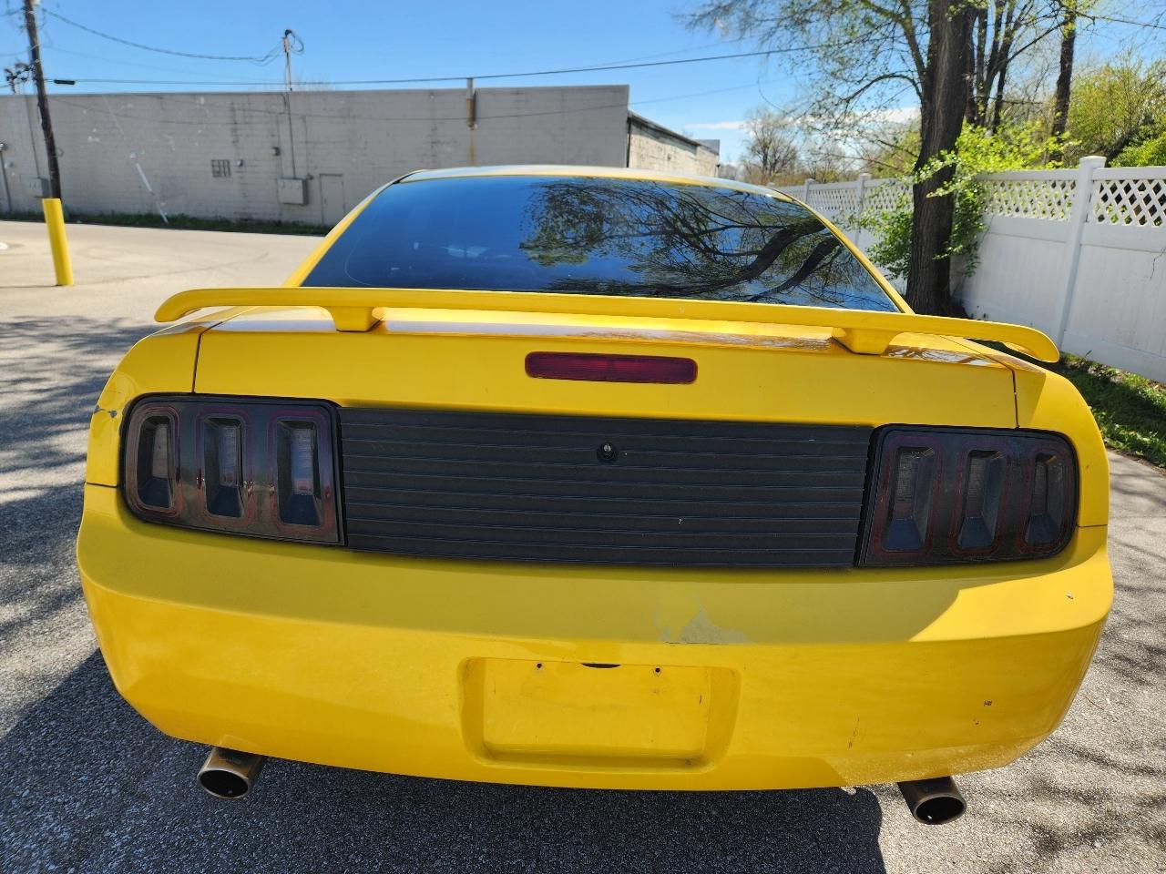 Ford Mustang 2dr Cpe Premium 2005