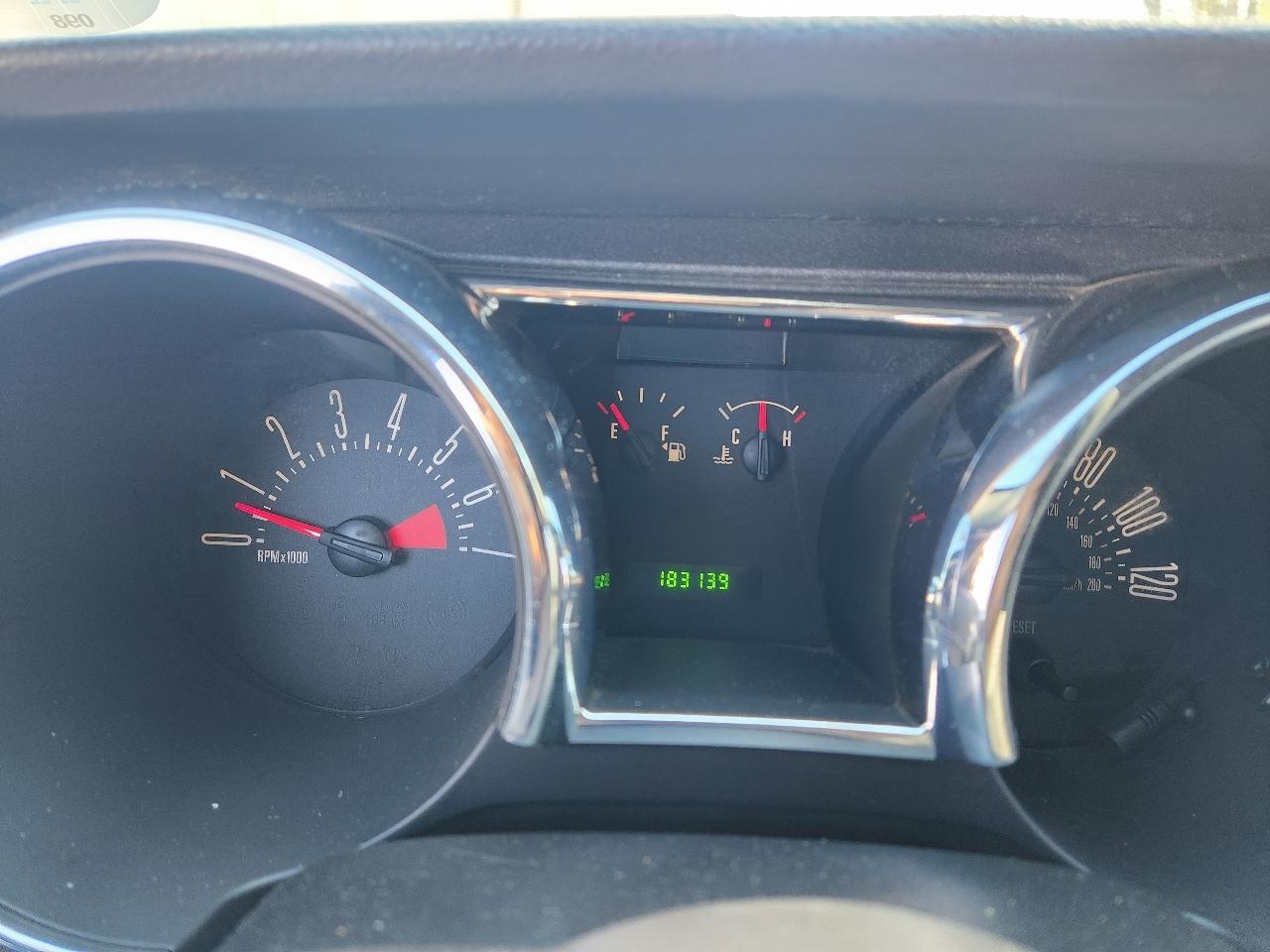 Ford Mustang 2dr Cpe Premium 2005