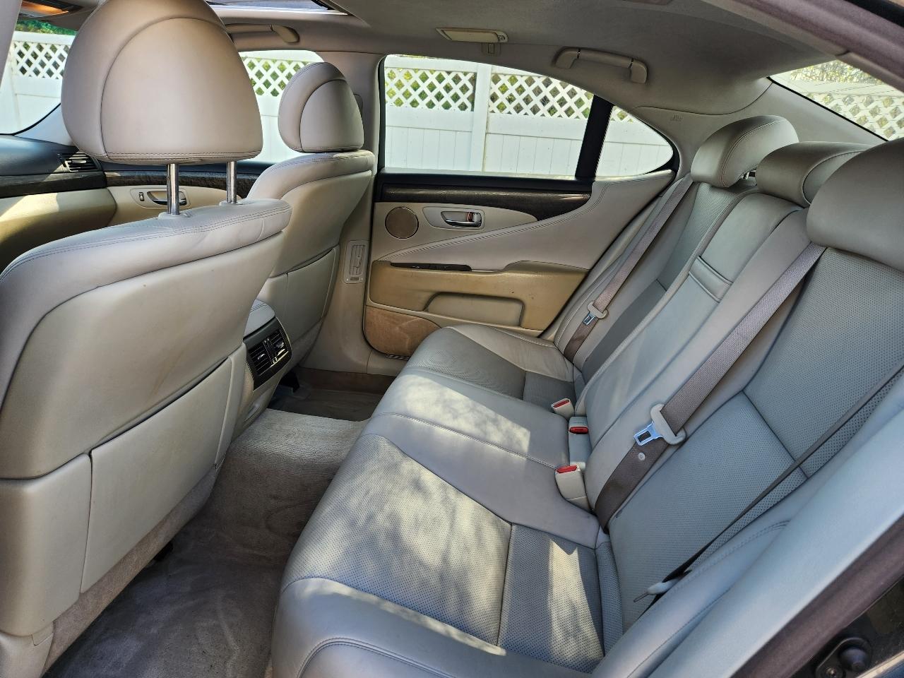 Lexus LS 460 4dr Sdn 2007