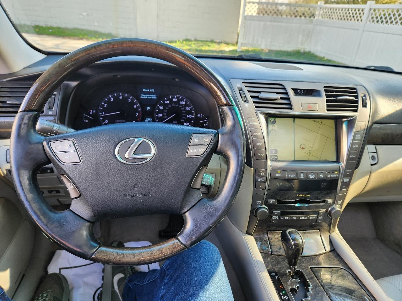 Lexus LS 460 4dr Sdn 2007