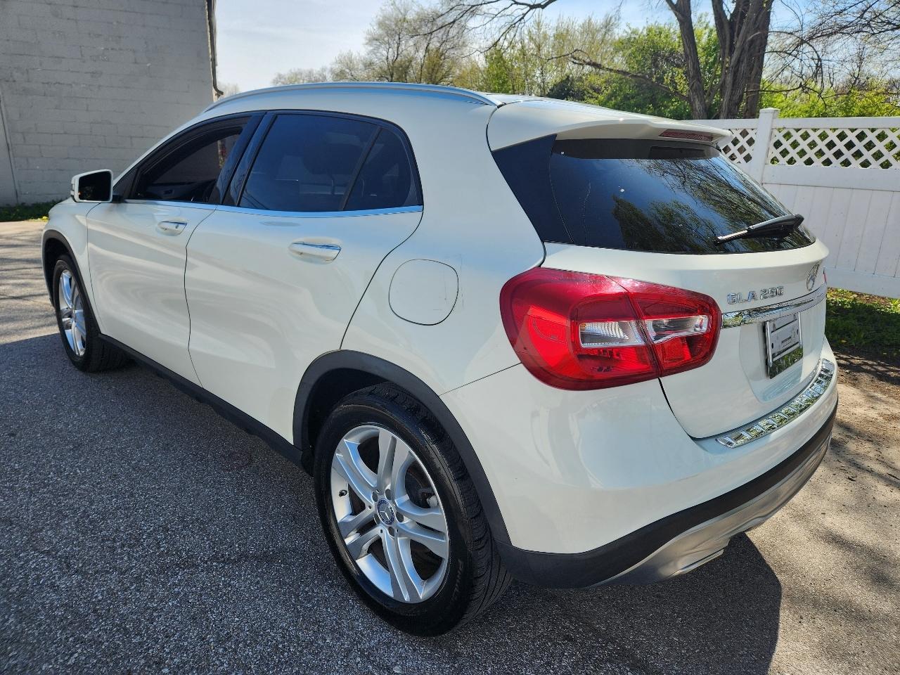 Mercedes-Benz GLA 4MATIC 4dr GLA 250 2016