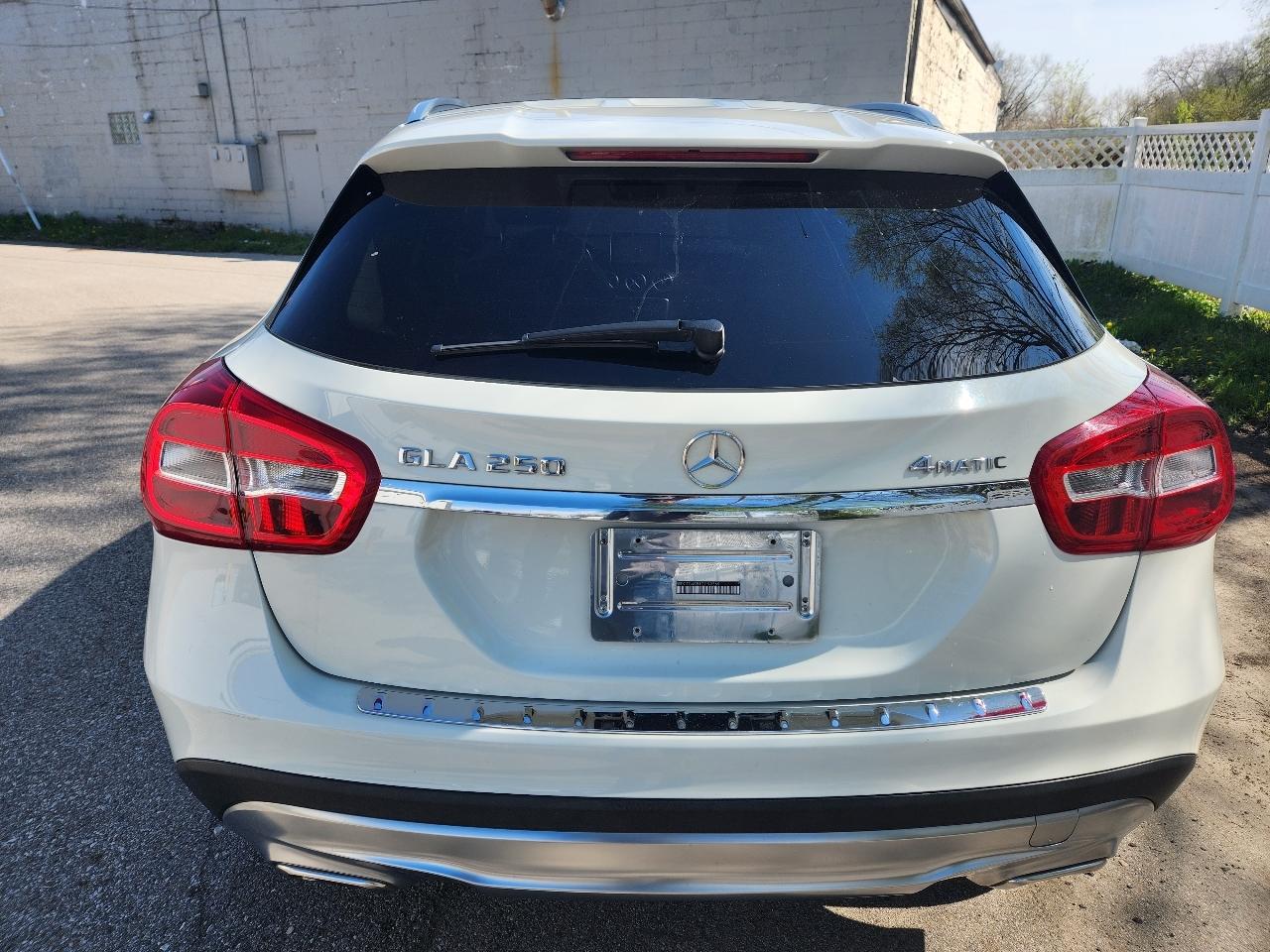 Mercedes-Benz GLA 4MATIC 4dr GLA 250 2016