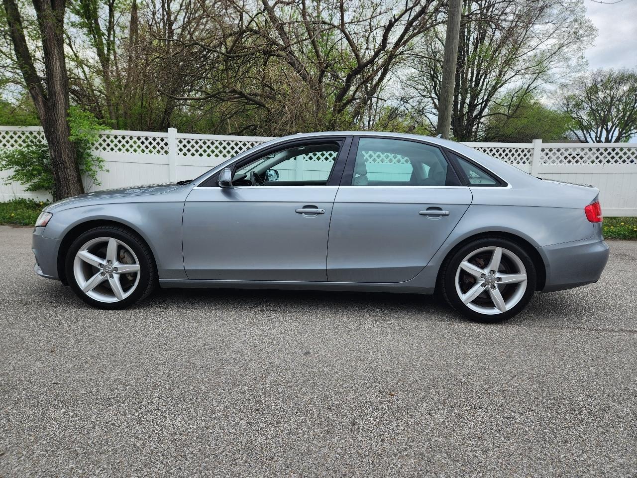 Audi A4 4dr Sdn Auto quattro 2.0T Premium Plus 2011