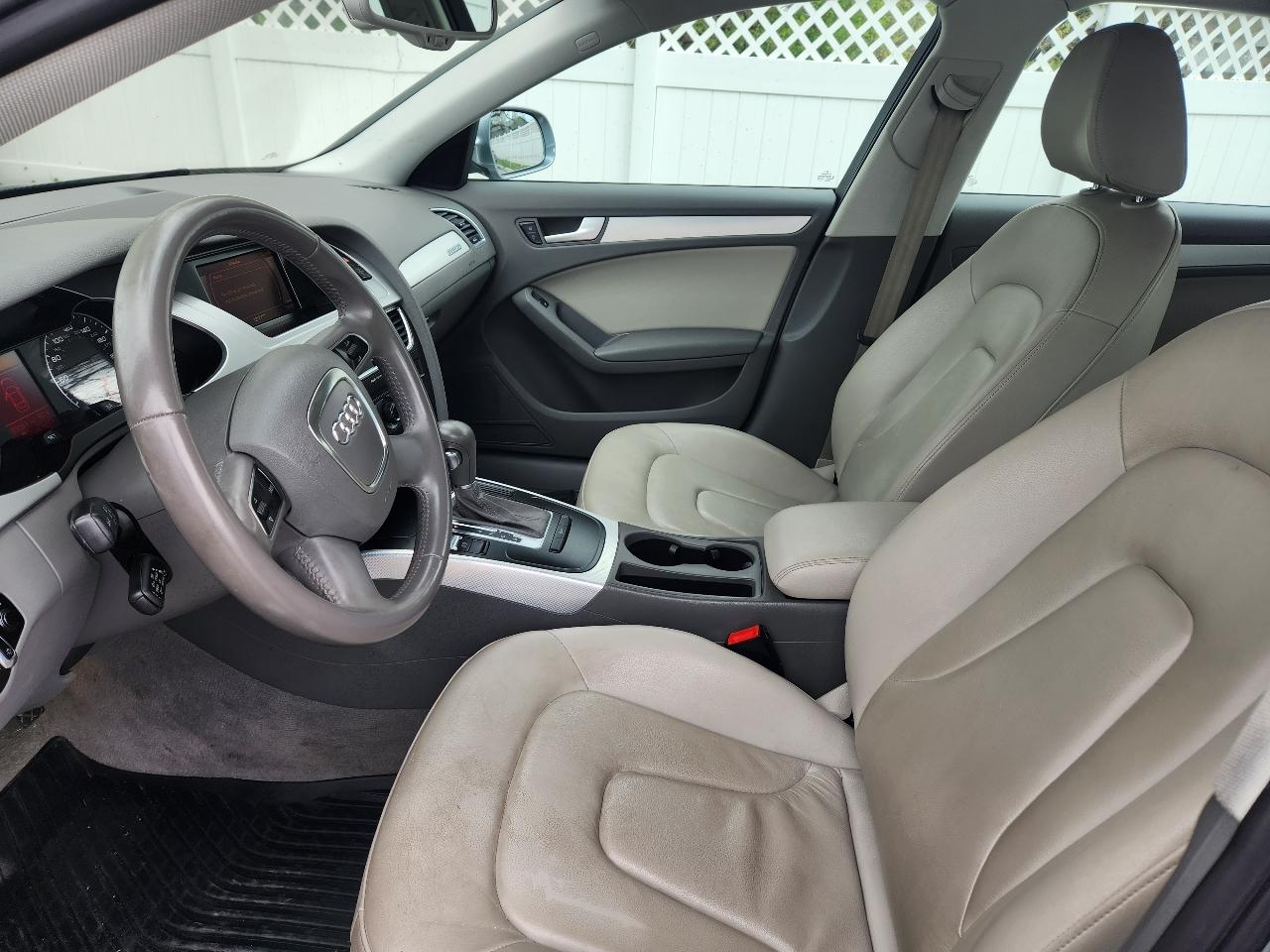 Audi A4 4dr Sdn Auto quattro 2.0T Premium Plus 2011