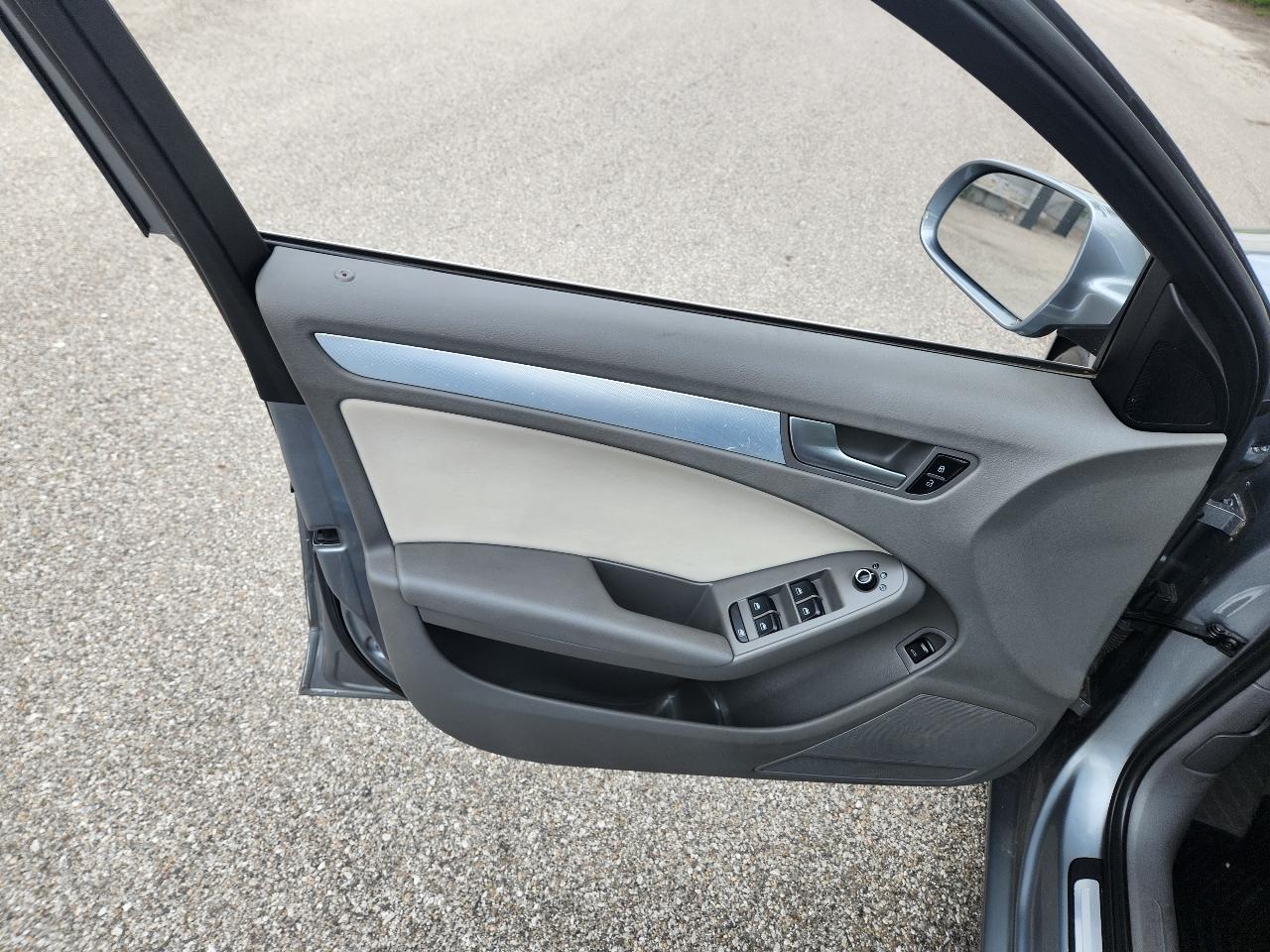 Audi A4 4dr Sdn Auto quattro 2.0T Premium Plus 2011