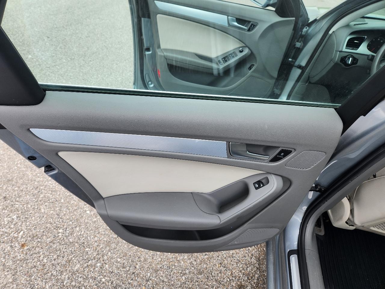 Audi A4 4dr Sdn Auto quattro 2.0T Premium Plus 2011