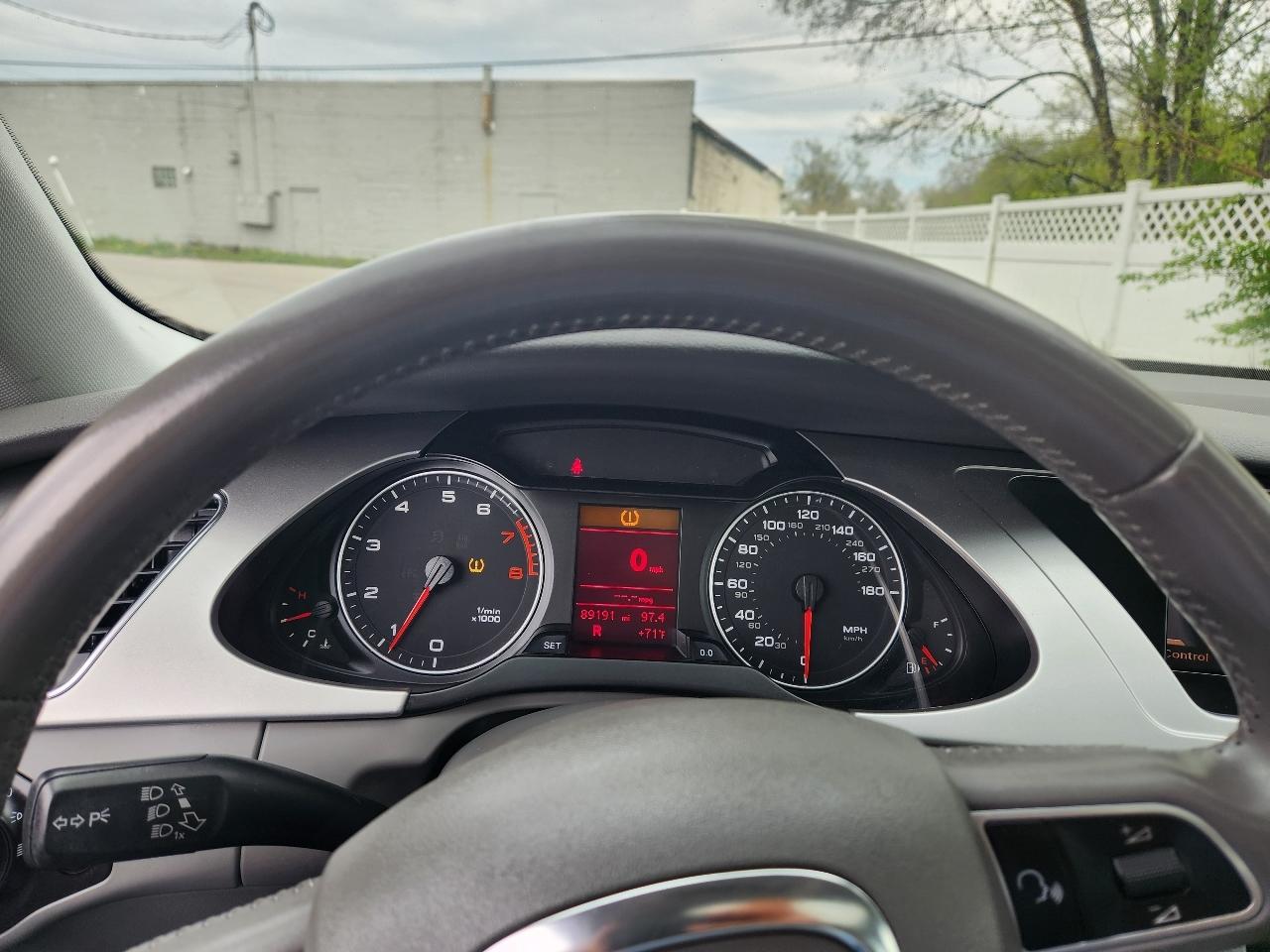 Audi A4 4dr Sdn Auto quattro 2.0T Premium Plus 2011