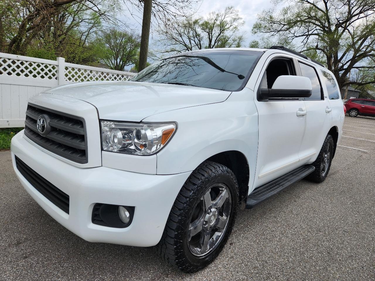 Toyota Sequoia RWD V8 6-Spd AT SR5 (Natl) 2011