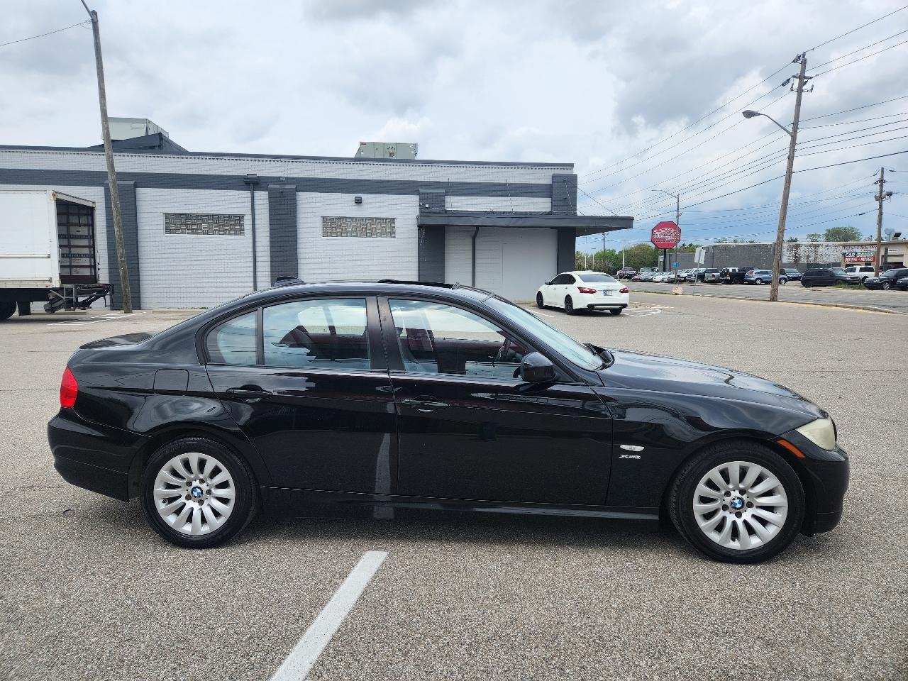 BMW 3 Series 4dr Sdn 328i xDrive AWD SULEV 2009