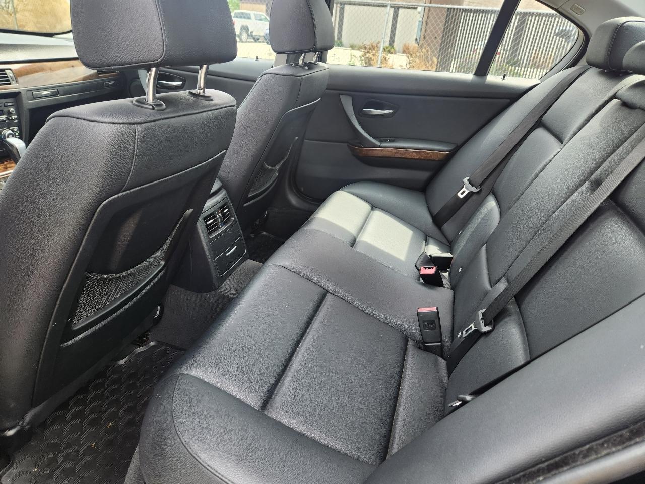 BMW 3 Series 4dr Sdn 328i xDrive AWD SULEV 2009