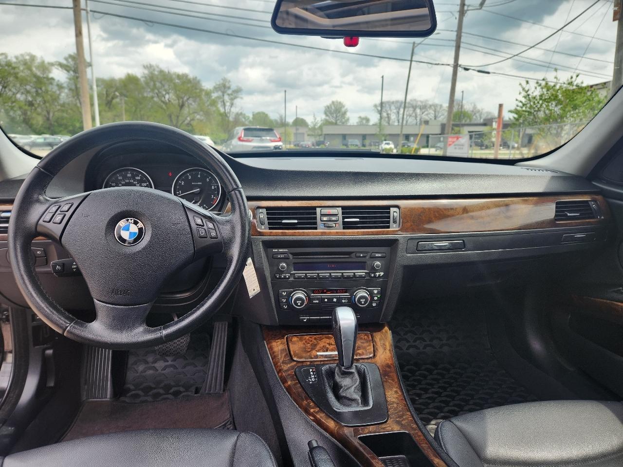 BMW 3 Series 4dr Sdn 328i xDrive AWD SULEV 2009