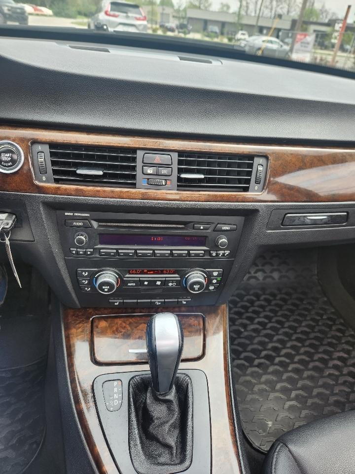 BMW 3 Series 4dr Sdn 328i xDrive AWD SULEV 2009