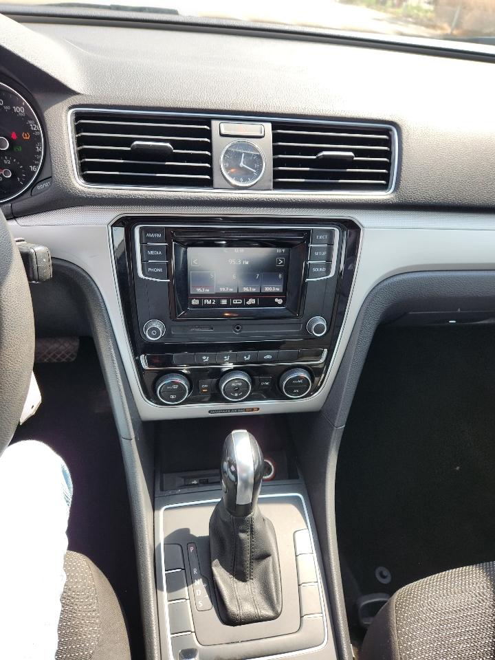 Volkswagen Passat 4dr Sdn 1.8T Auto S 2016