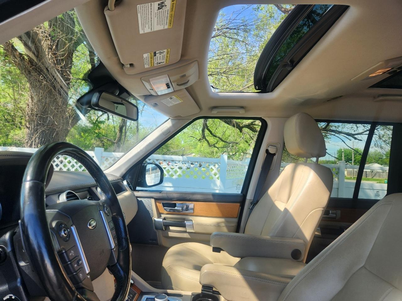 Land Rover LR4 4WD 4dr LUX 2014