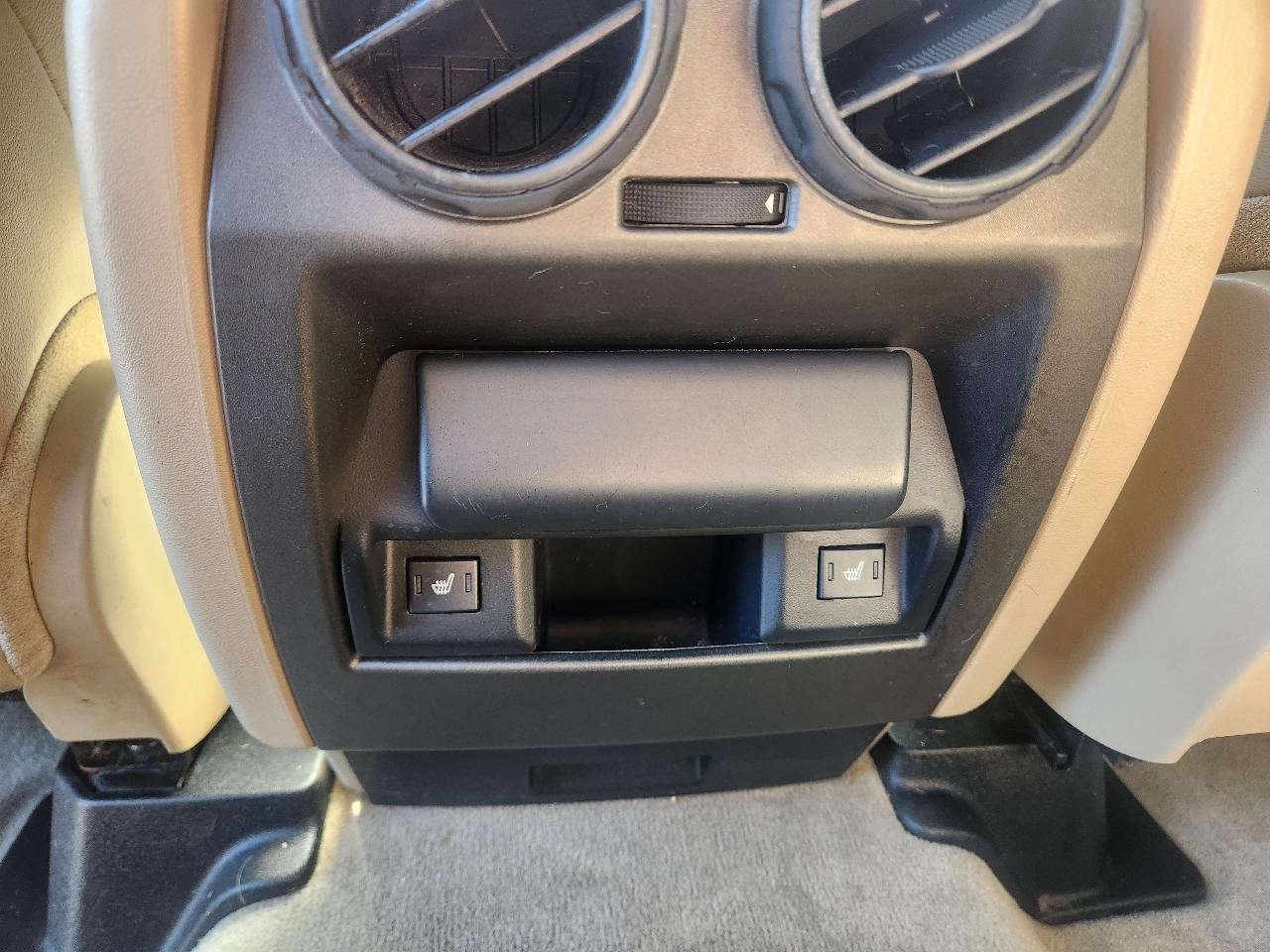 Land Rover LR4 4WD 4dr LUX 2014