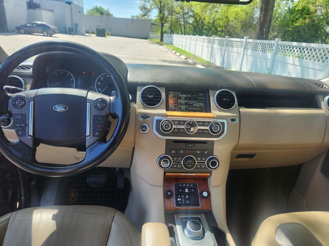 Land Rover LR4 4WD 4dr LUX 2014