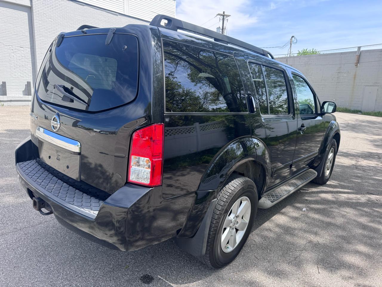 Nissan Pathfinder 4WD 4dr V6 SV 2012