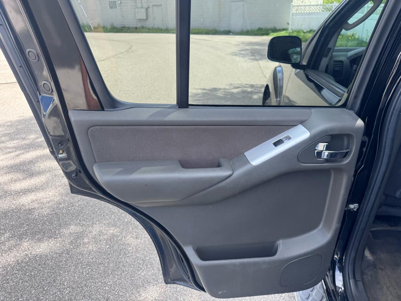 Nissan Pathfinder 4WD 4dr V6 SV 2012