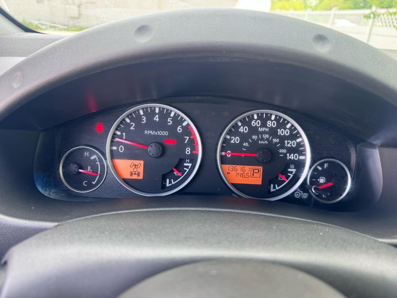 Nissan Pathfinder 4WD 4dr V6 SV 2012