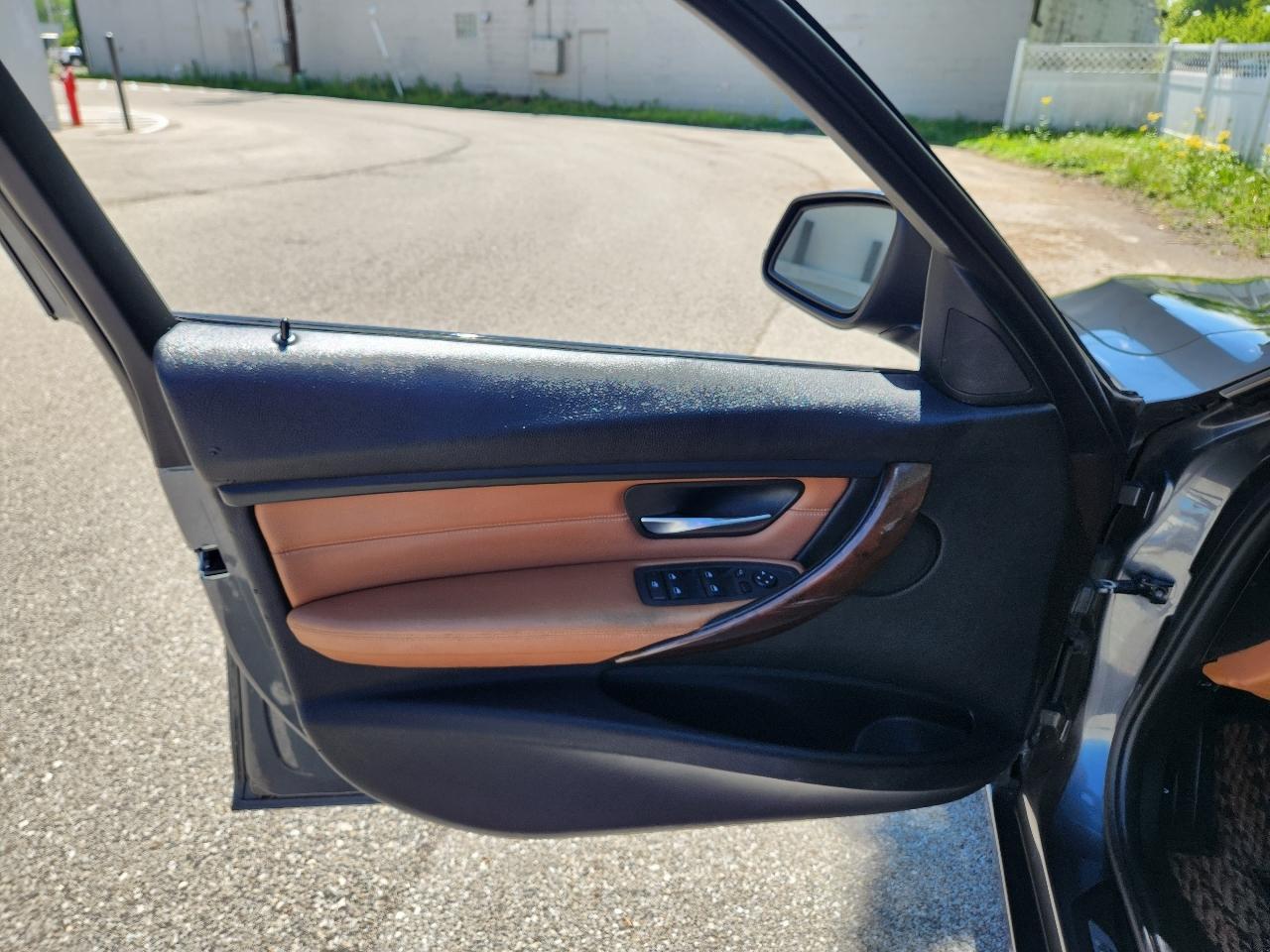 BMW 3 Series 4dr Sports Wgn 328i xDrive AWD 2014