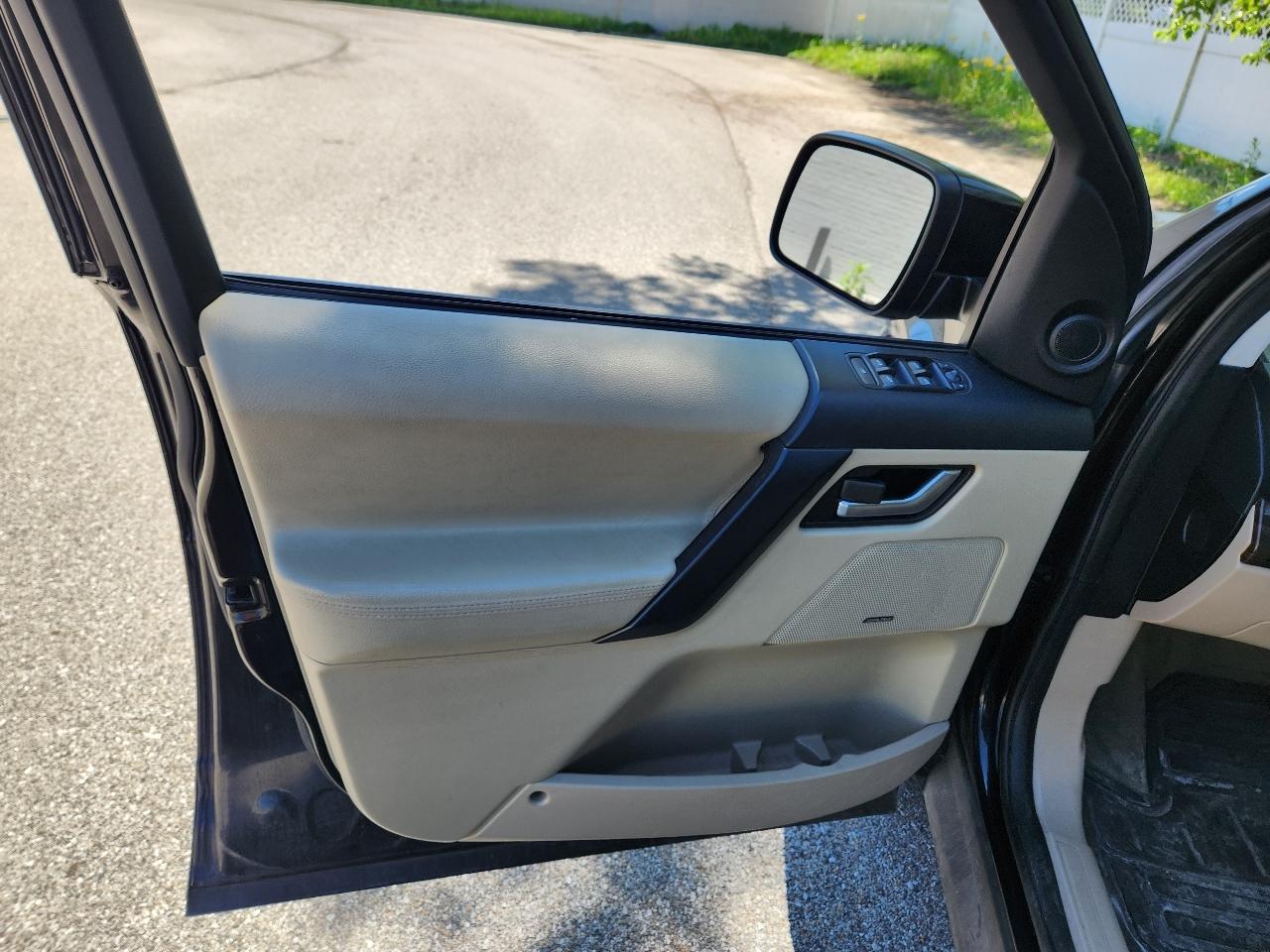 Land Rover LR2 AWD 4dr HSE 2012