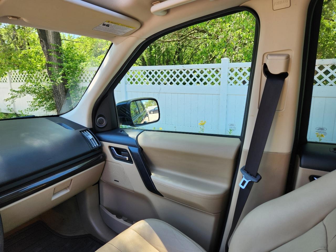 Land Rover LR2 AWD 4dr HSE 2012