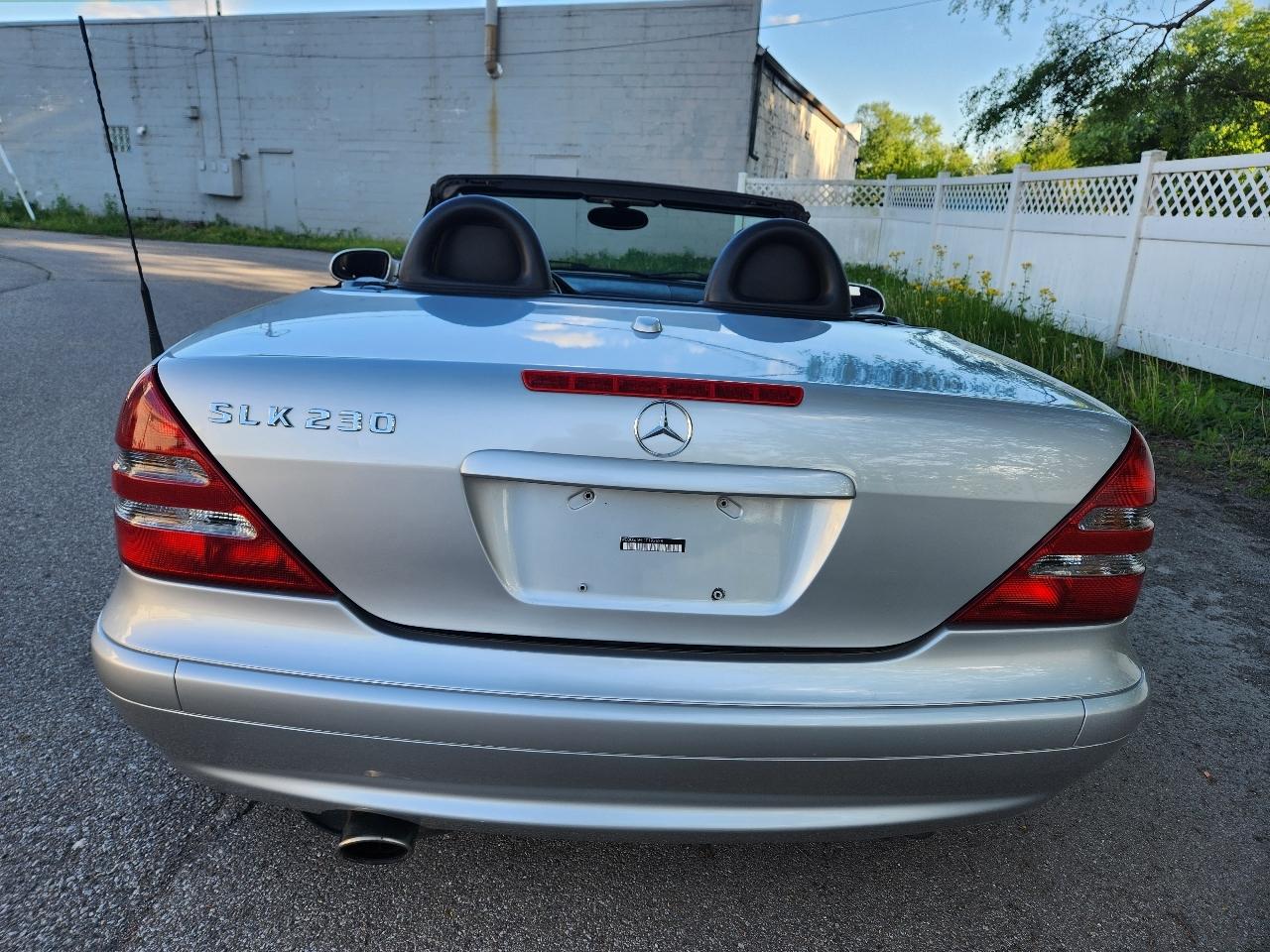Mercedes-Benz SLK-Class 2dr Roadster 3.2L 2001