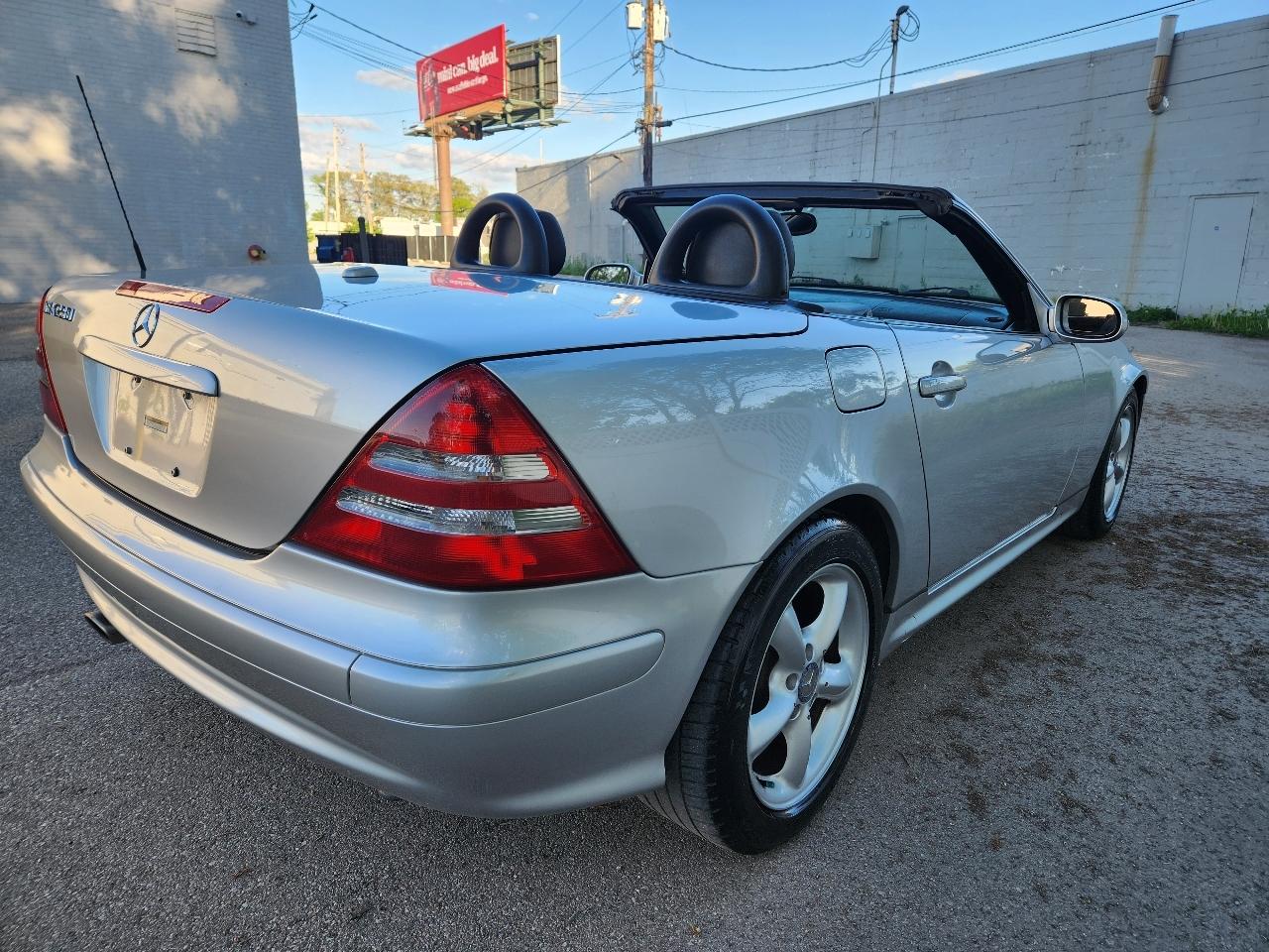Mercedes-Benz SLK-Class 2dr Roadster 3.2L 2001