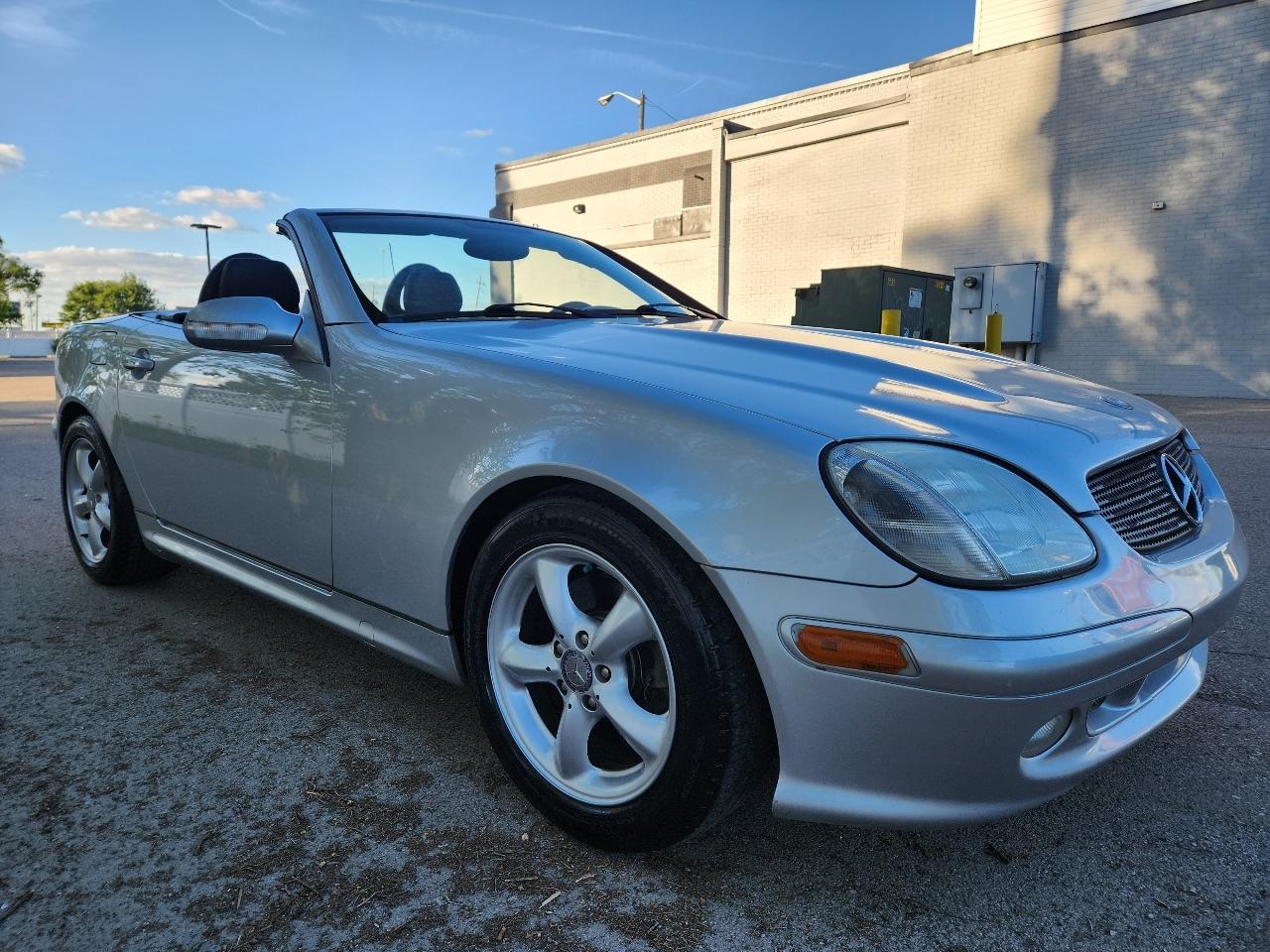 Mercedes-Benz SLK-Class 2dr Roadster 3.2L 2001