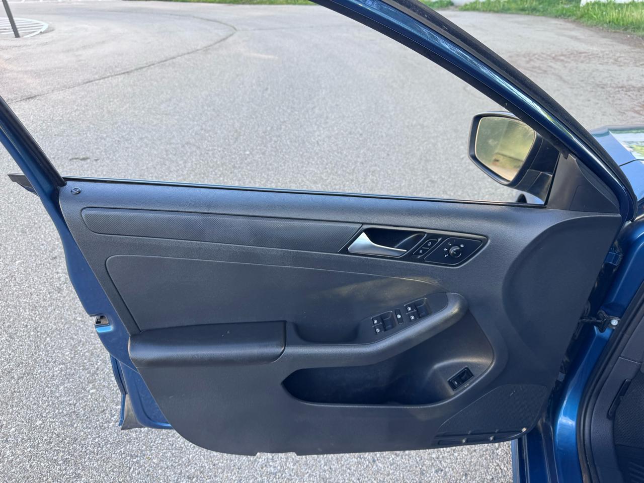 Volkswagen Jetta Sedan 4dr Auto 1.4T S 2016