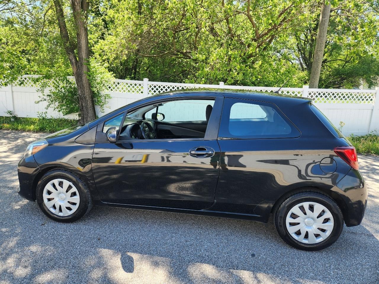 Toyota Yaris 3-Door LE Auto (Natl) 2017