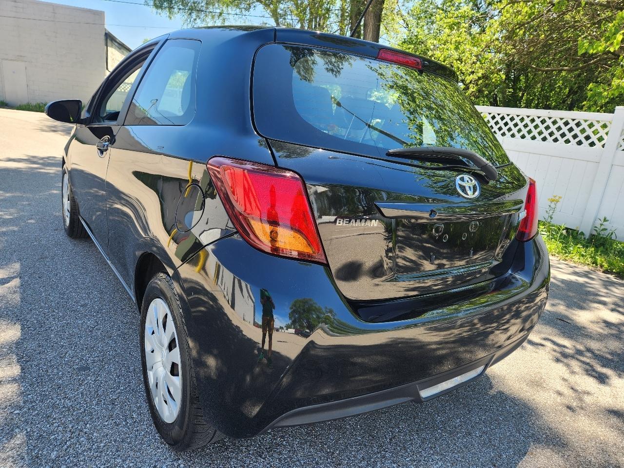 Toyota Yaris 3-Door LE Auto (Natl) 2017