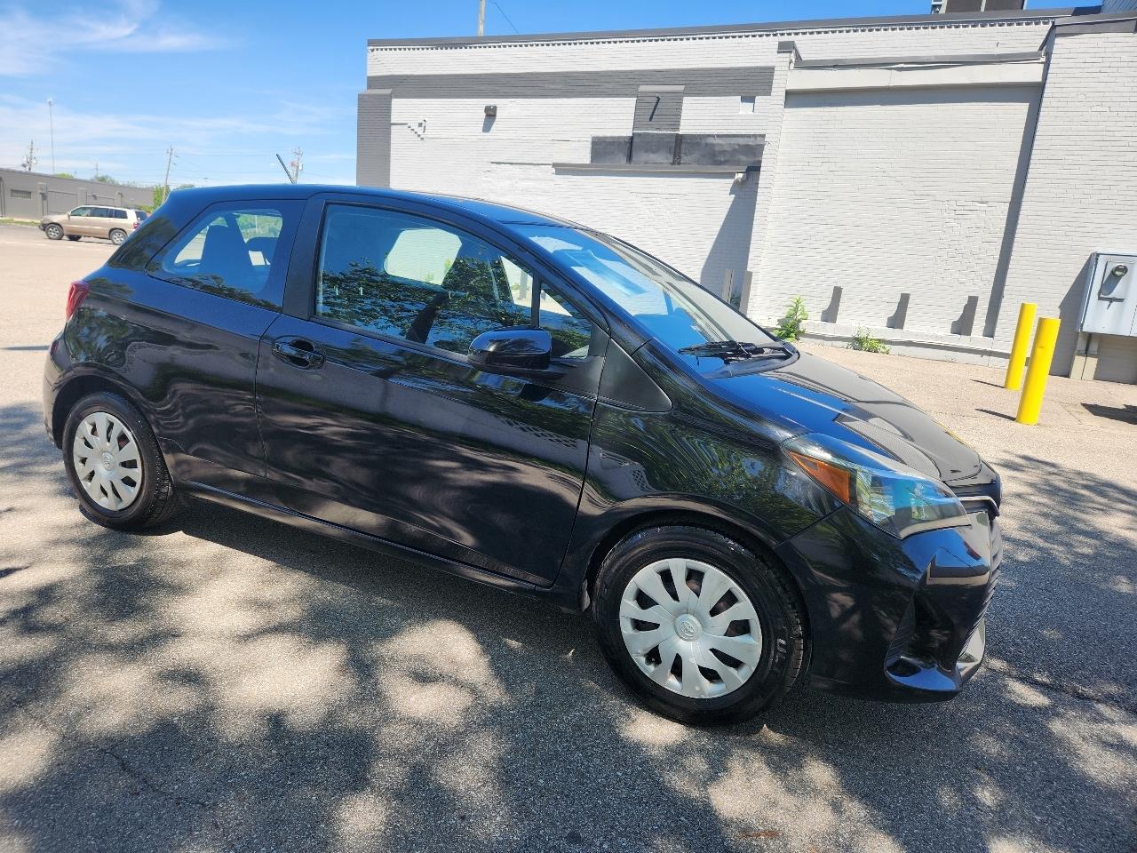 Toyota Yaris 3-Door LE Auto (Natl) 2017