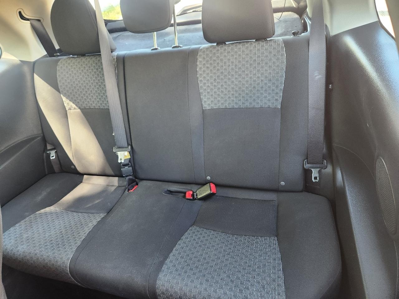 Toyota Yaris 3-Door LE Auto (Natl) 2017