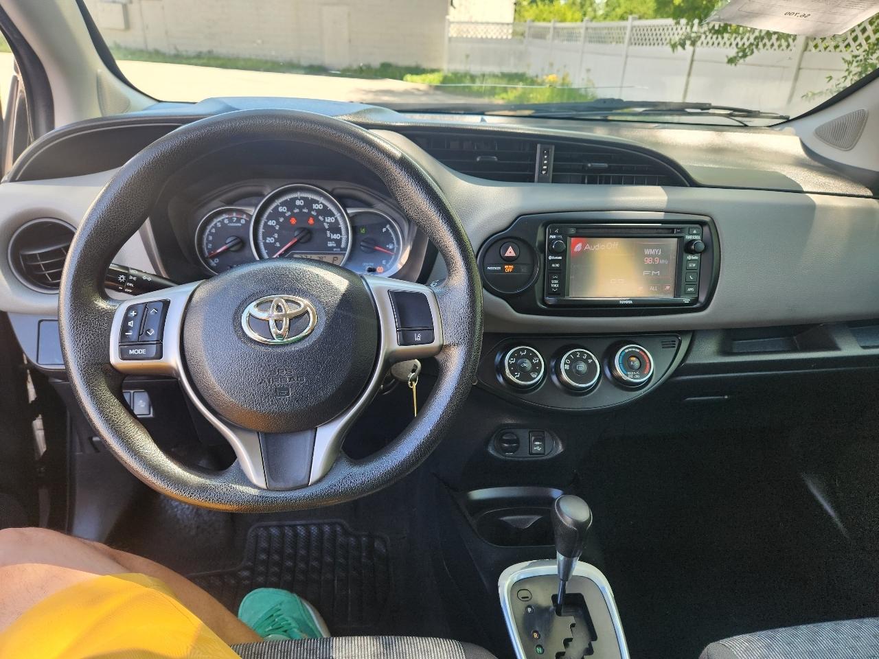 Toyota Yaris 3-Door LE Auto (Natl) 2017