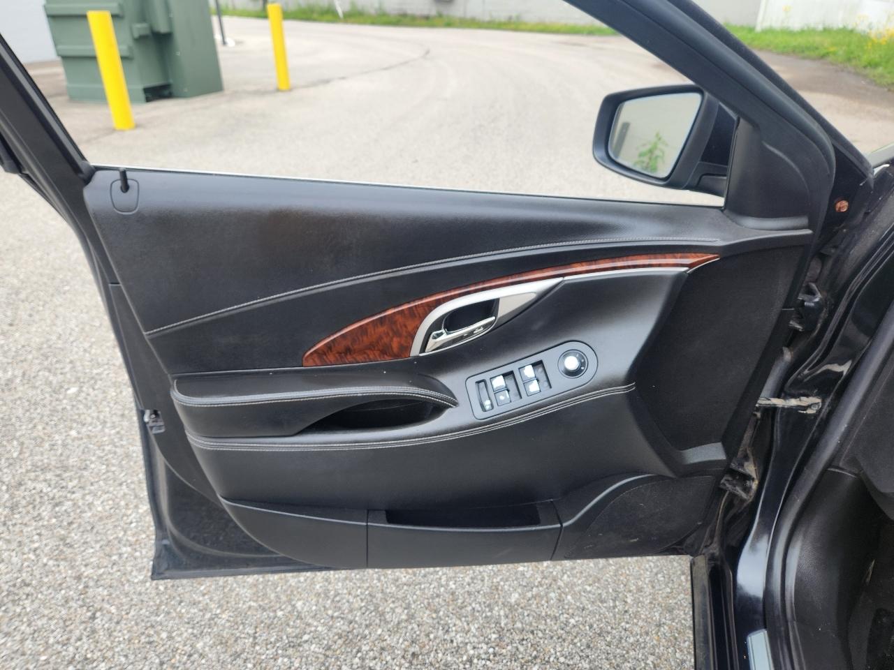 Buick LaCrosse 4dr Sdn CXL 3.0L FWD 2010