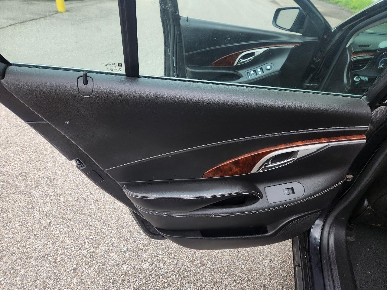 Buick LaCrosse 4dr Sdn CXL 3.0L FWD 2010