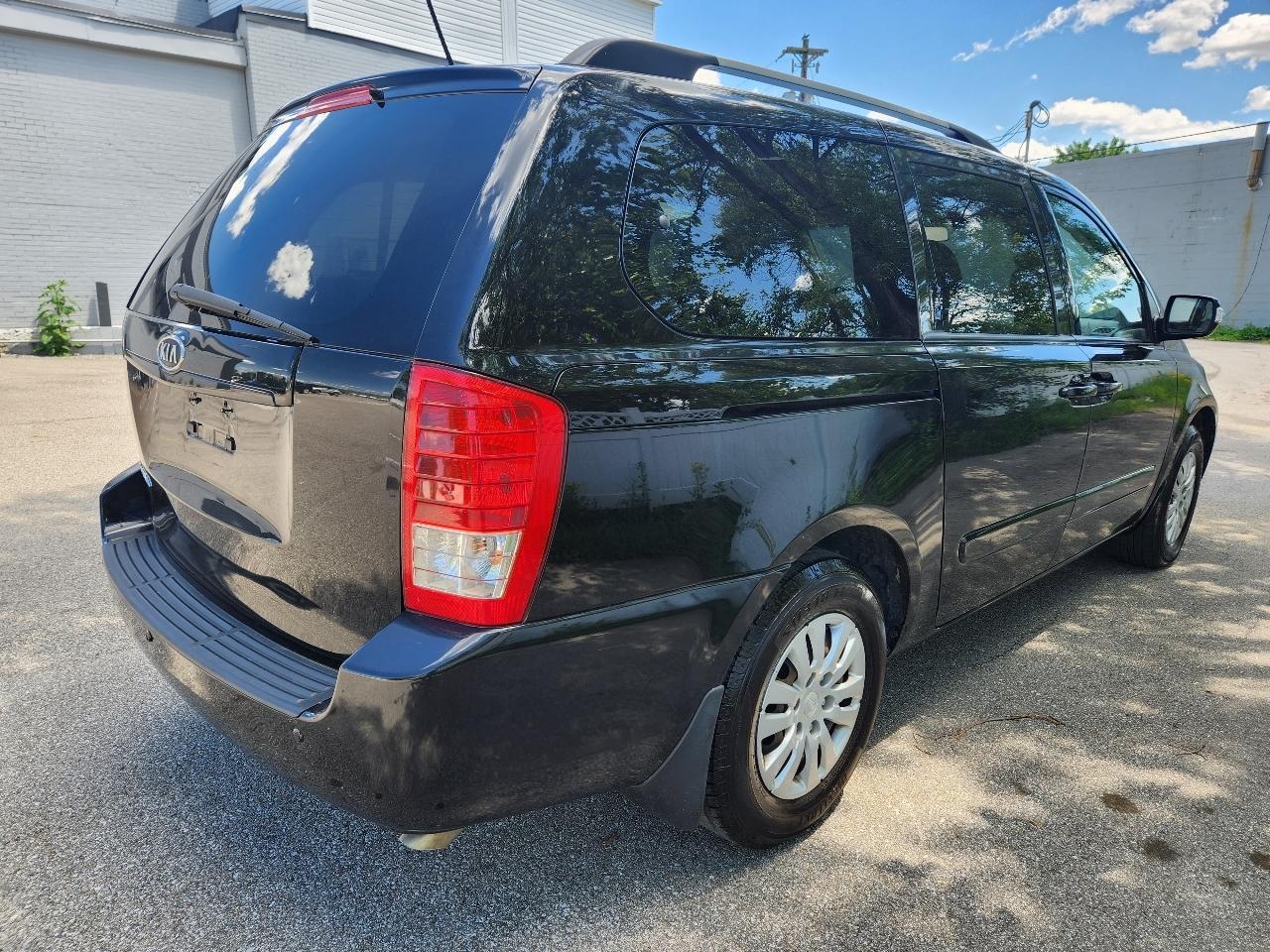 Kia Sedona 4dr Wgn LX 2012
